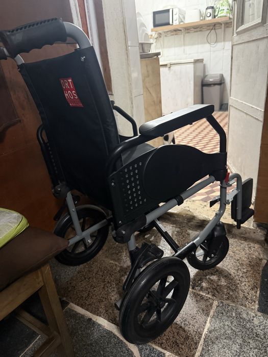 Vendo Cadeira de rodas manual