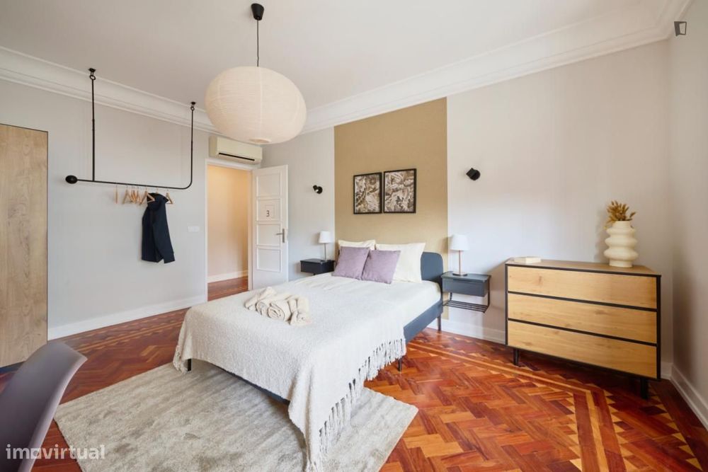 Quarto - localizado em Picoas Lisbon
