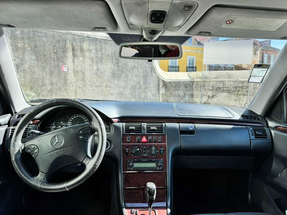Mercedes-Benz E Class E200 CDI -Ano 2001 /433 000