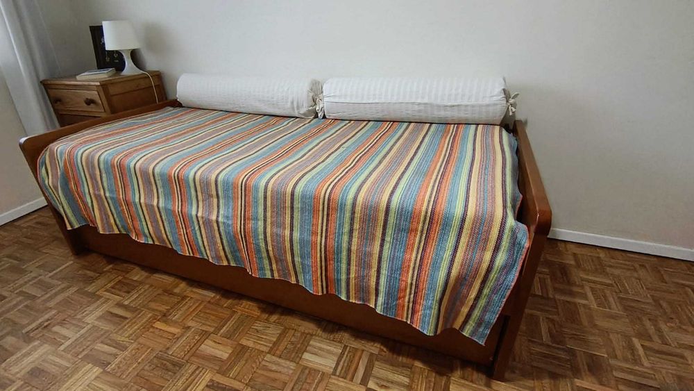 Camas gavetão bom estado
