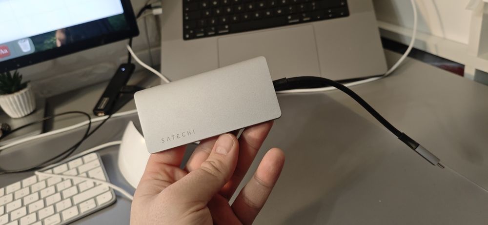 Satechi hub USB-C HDMI + czytnik kart