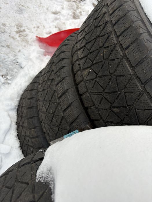 Bridgestone Blizzak 275/65/18