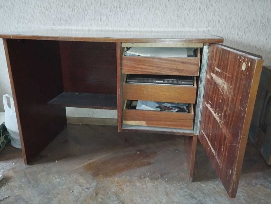 Продам письменный стол