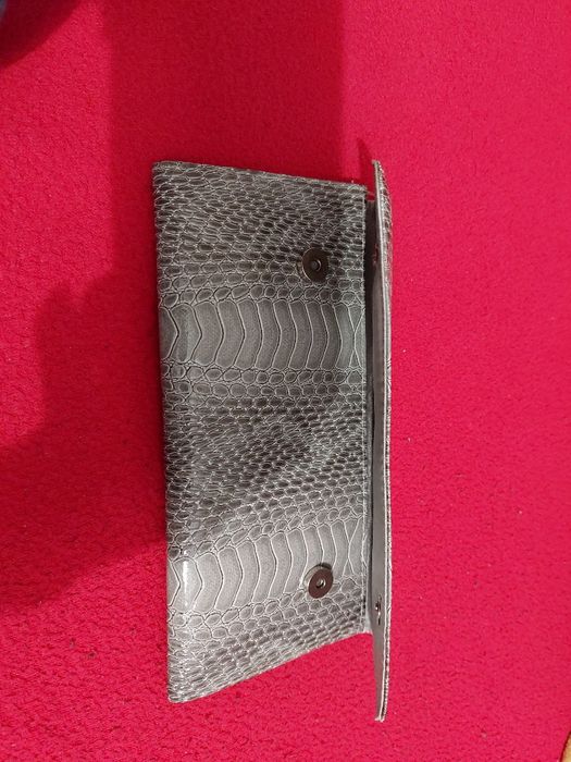 Carteira nova, para canetas