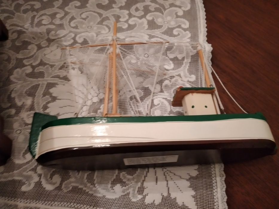 Barco / traineira de madeira