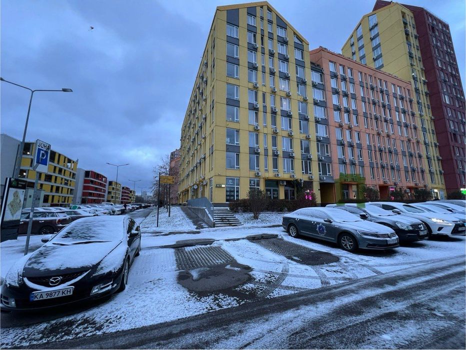 Без% Здам фасадне комерційне приміщення Комфорт Таун, Березнева 12