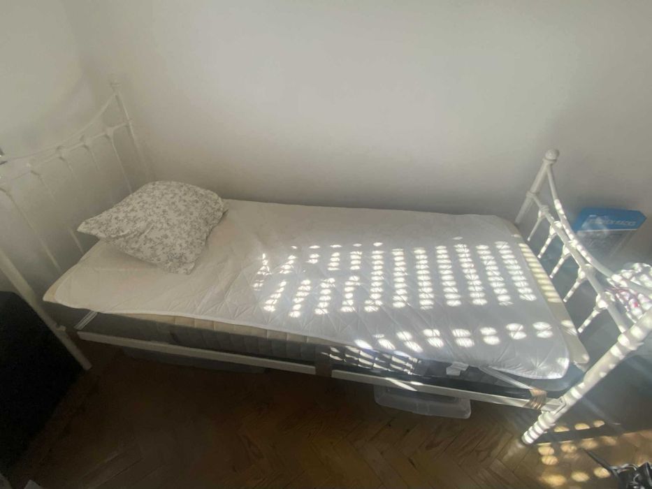 Cama de Ferro de Solteiro Com Estrado Duplo e Colchão