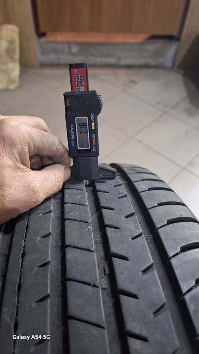 Opony letnie 235/50/18 23rok