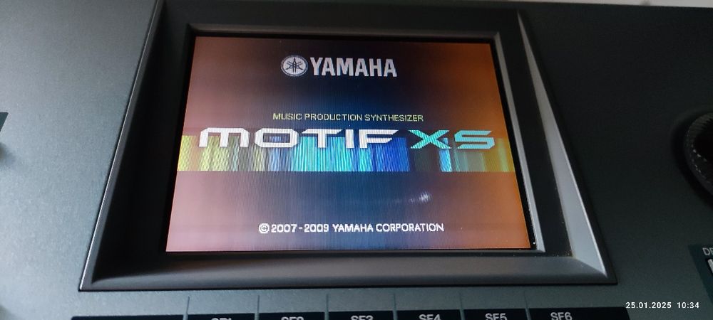 Syntezator Yamaha motif XS 6