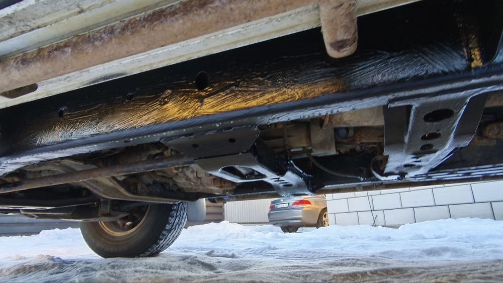 Nissan Navara 2004 рік 4x4 механіка 2.5 дизель