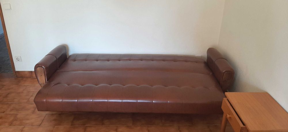 Sofás cama em ótimo estado