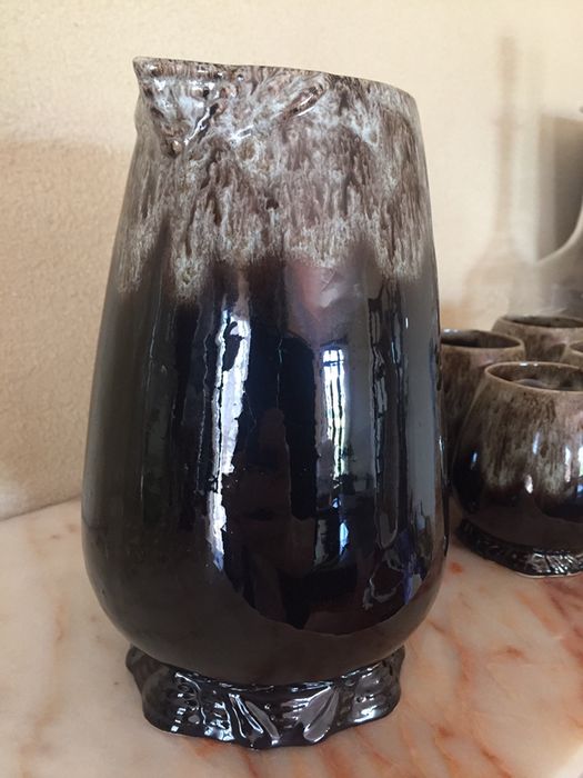 Jarro e copos antigo