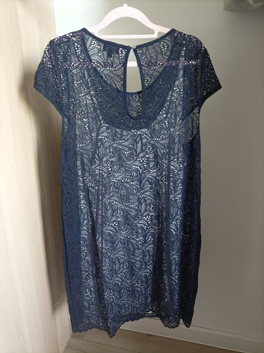 Sukienka koronkowa granatowa 42