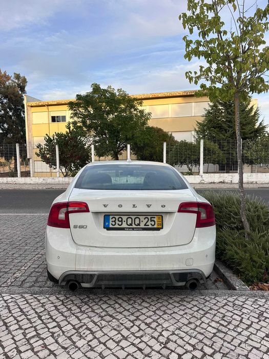 VOLVO S60 D2 R-DESIGN | 2011 |
