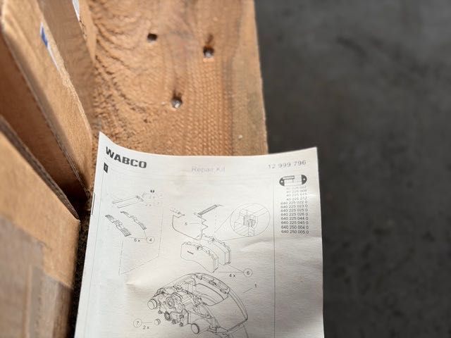 LIEBHERR LTM 1130 zestaw klocków hamulcowych 4 szt