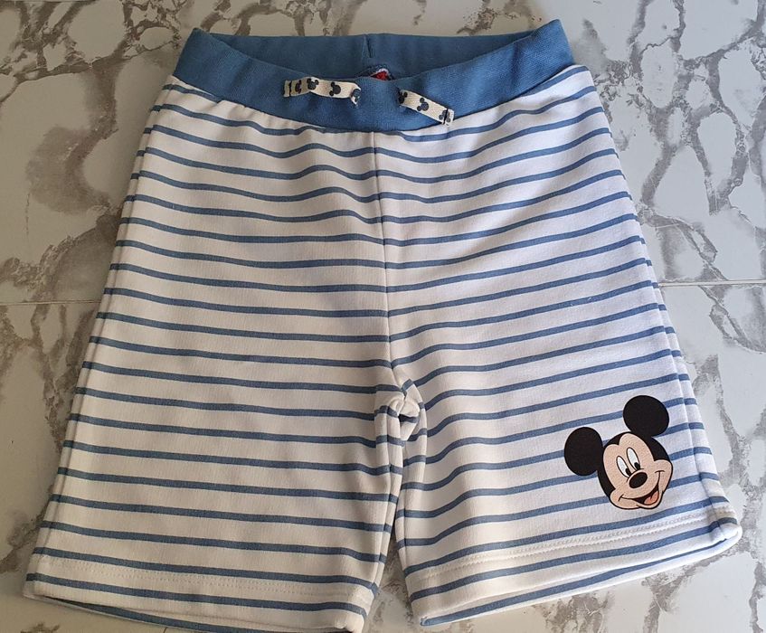 Calções Mickey Mouse