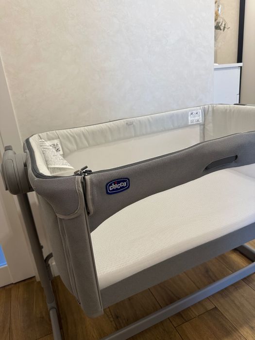 Ліжечко chicco next2me світло-сіре