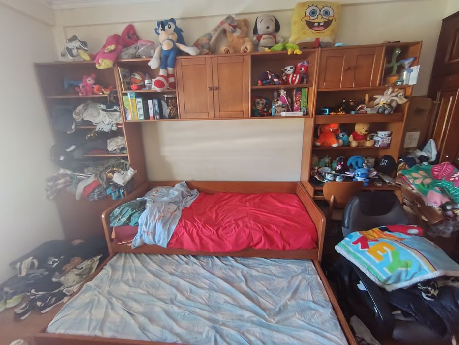 Vendo  QUARTO COMPLETO em bom estado