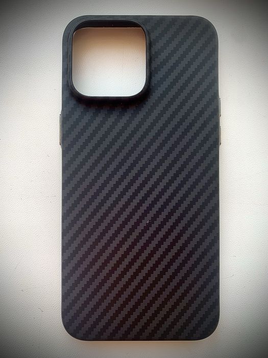 Кейсы на Iphone 16 Pro Max из натуральной кожи питона и карбоновый