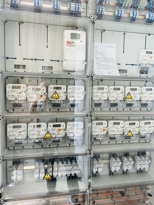 ELETRICISTA 24h. Curto corcuito quadro eletrico , tomada