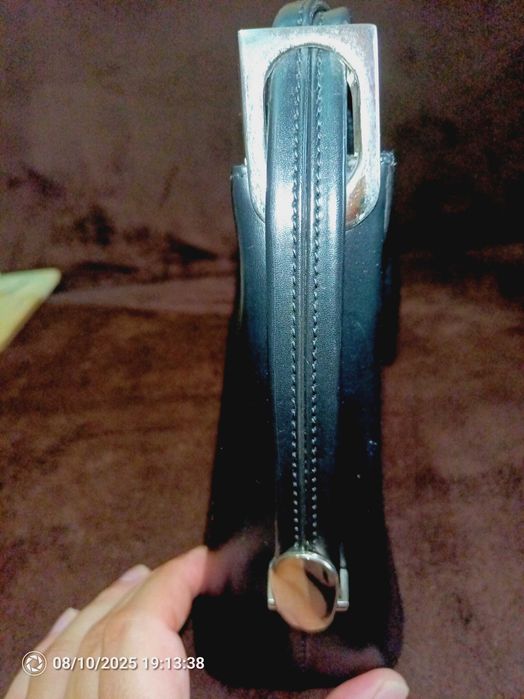 Жіноча шкіряна сумочка, нова, італійського бренду.