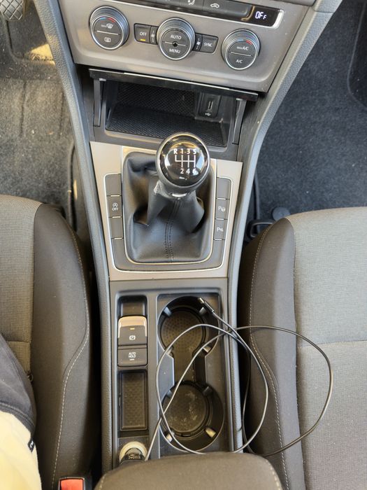 Volkswagen Golf 7 - 1.6 Tdi - Caixa 6 velocidades