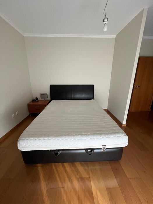 Sommier com Arrumação Interior com Cabeceira e Colchão