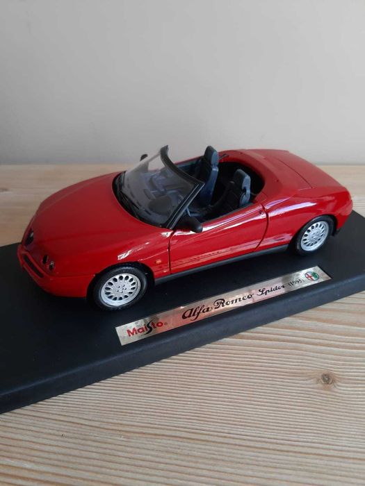 Model samochodu 1;18 Alfa Romeo Spider (1995) Maisto