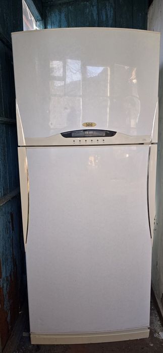 Холодильник великий , холодильник большой