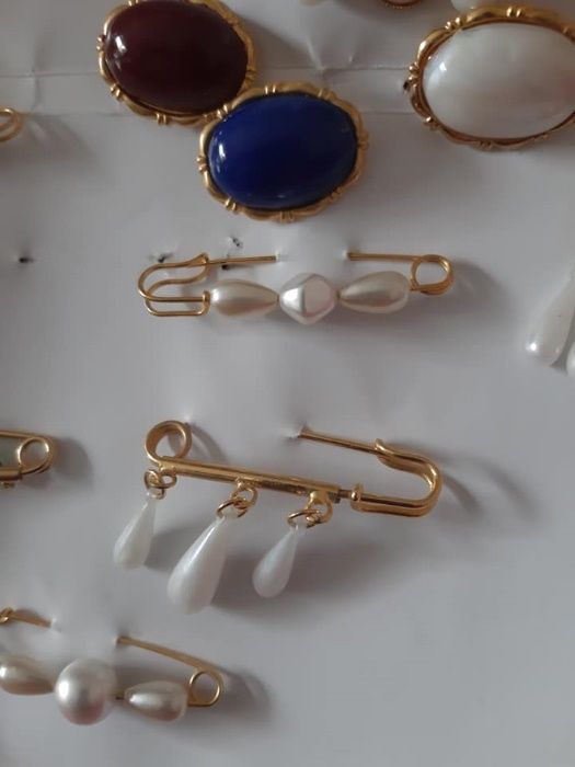 Alfinetes para casaco ou saia