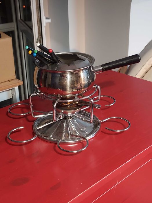 Fondue stalowe z karuzelą