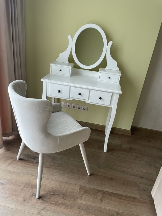 Туалетний  столик Jusk білий