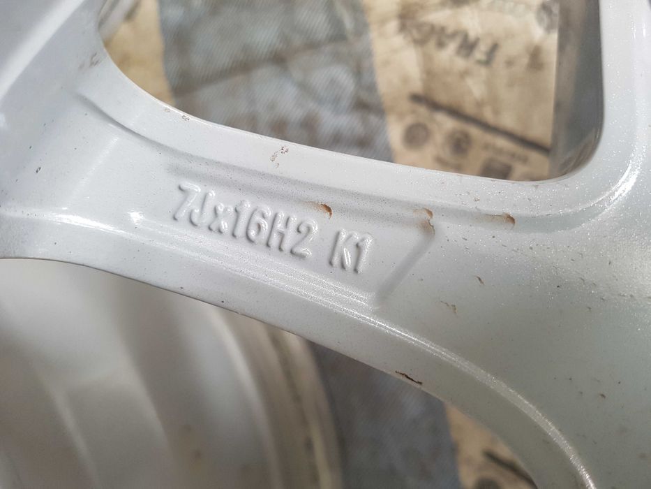 Felgi alu Borbet BMW 1 BMW E36 E90  5x120  7jx16 ET 31