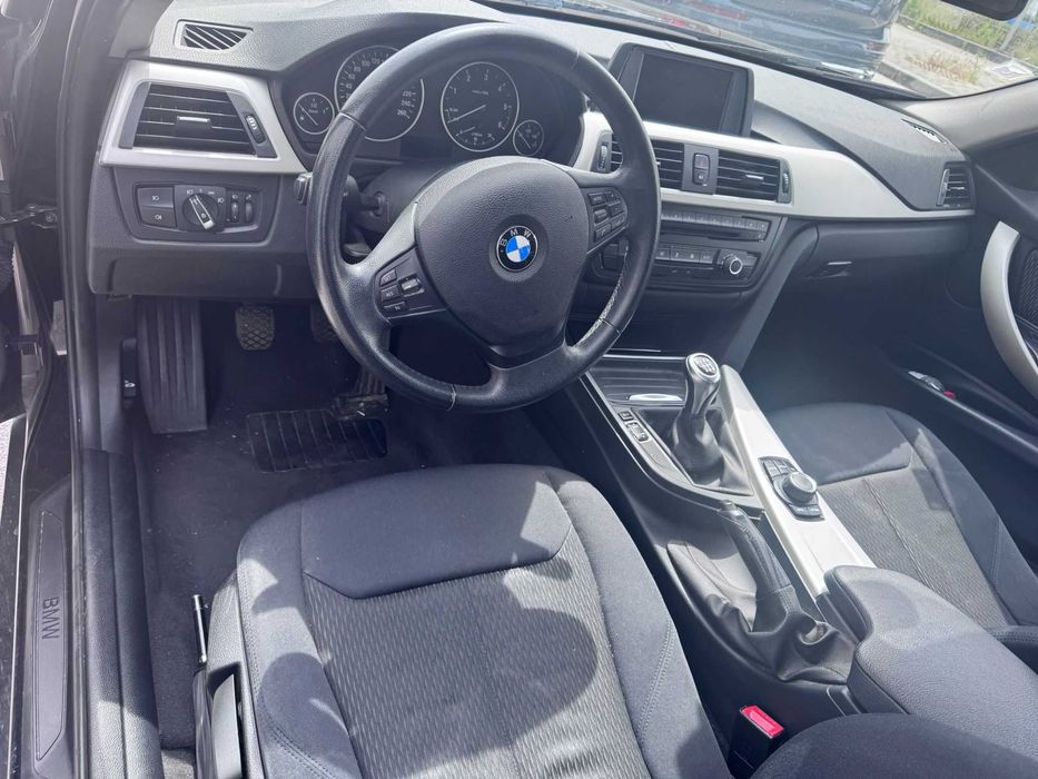 BMW 318d Touring | 143cv | Muito Cuidada | Sensores Traseiros | Bagageira Elétrica