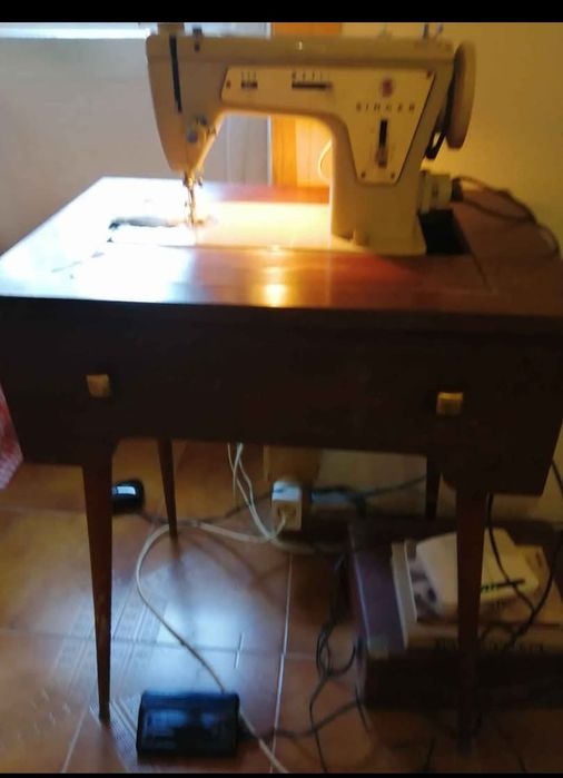 Máquina costura Singer