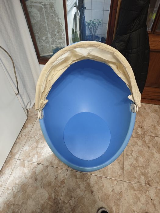 Poltrona infantil giratória azul