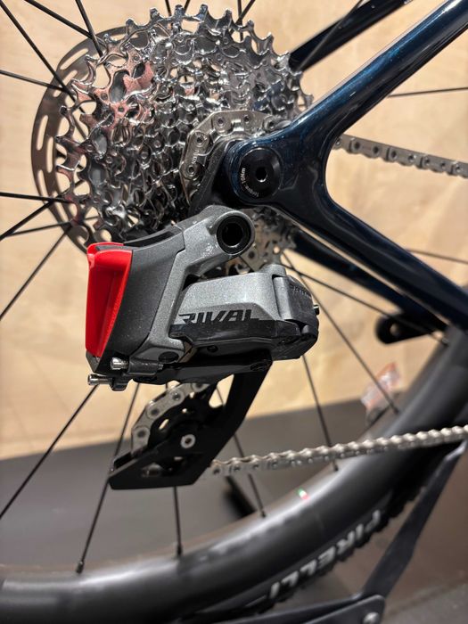 Aero Gravel 3T Racemax Italia, karbonowe koła, Sram Rival