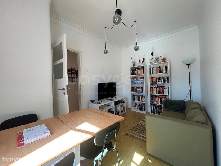 Apartamento T1 Renovado e Mobilado em Moscavide Junto à Estação de ...