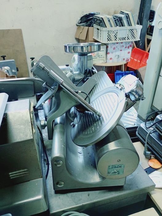 Kotleciarka Steaker  Piła taśmowa Lady chłodnicze