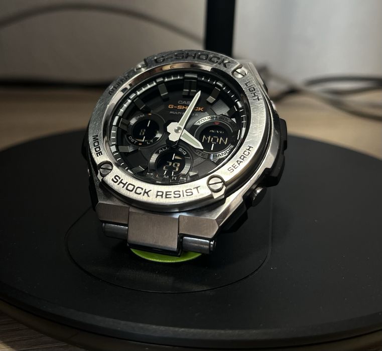 Casio g shock GST-W110D
