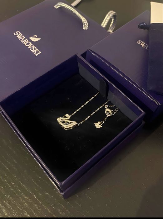 Colar Swarovski Swan Blue