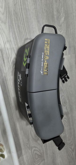 Conjunto mala e vinis para spinning.