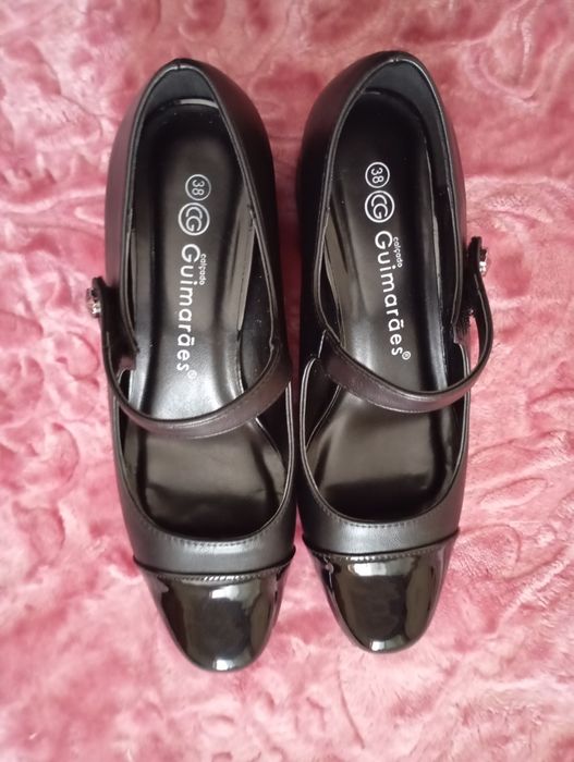 Vendo sapatos novos