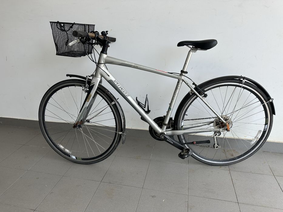 Bicicleta Specialized Sirrus (ano 2014)
