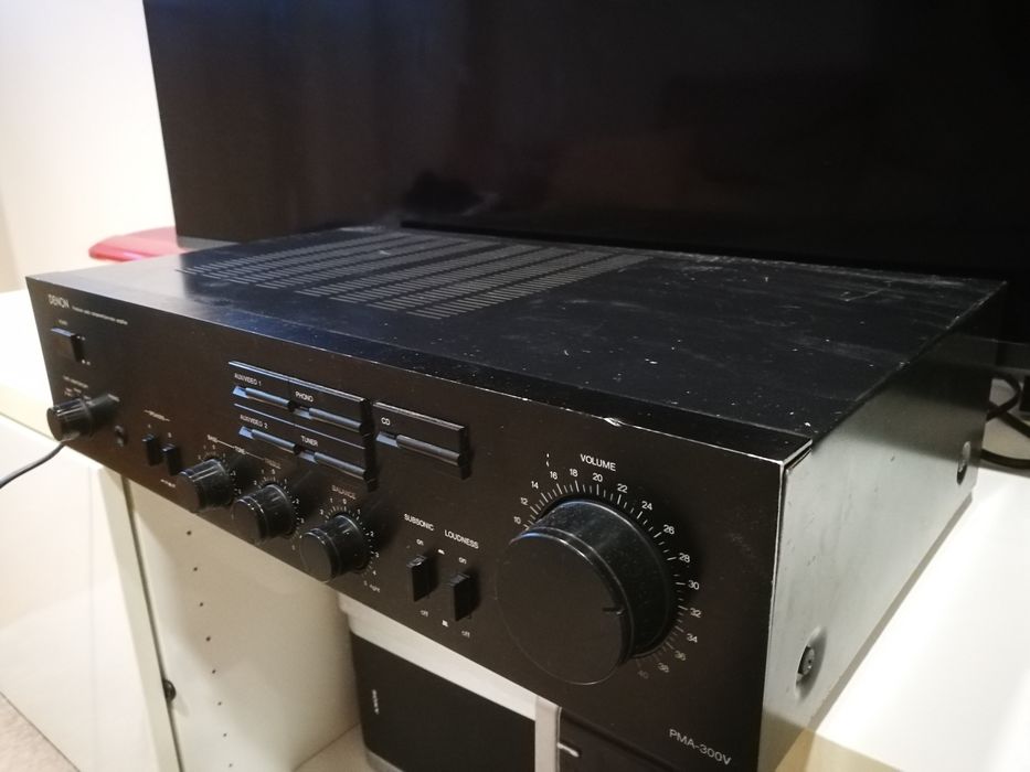 Denon PMA 300V amplifier
