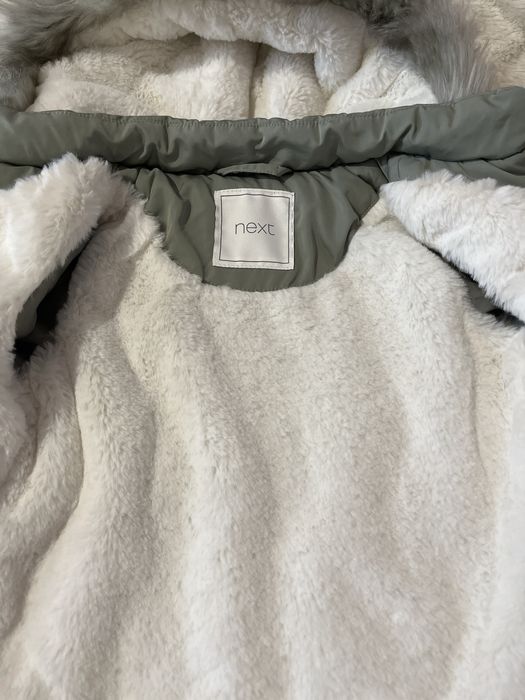 Продам демісезонну куртку на дівчинку