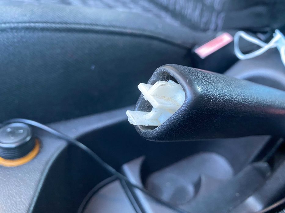 Botão Travão de Mão Peugeot307 (portes incluídos)