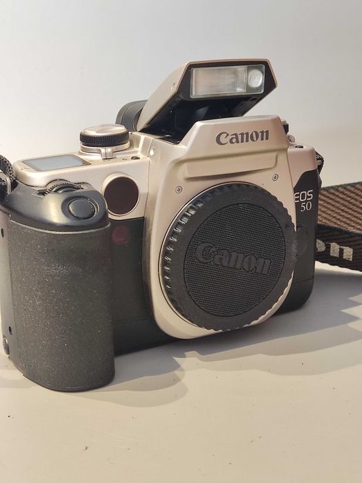 Canon EOS 50 - Câmara Analógica