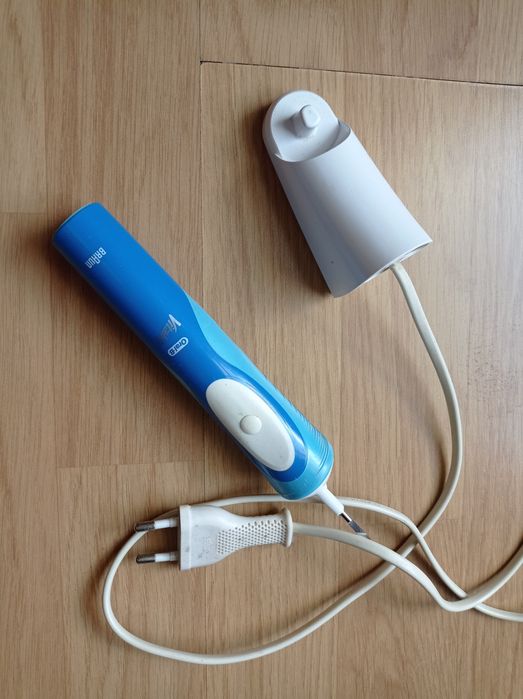Ładowarka Braun Oral-B typ: 3709 + gratis szczoteczka (zużyty aku)