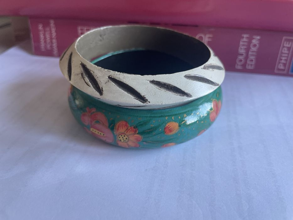 Vendo 2 pulseiras